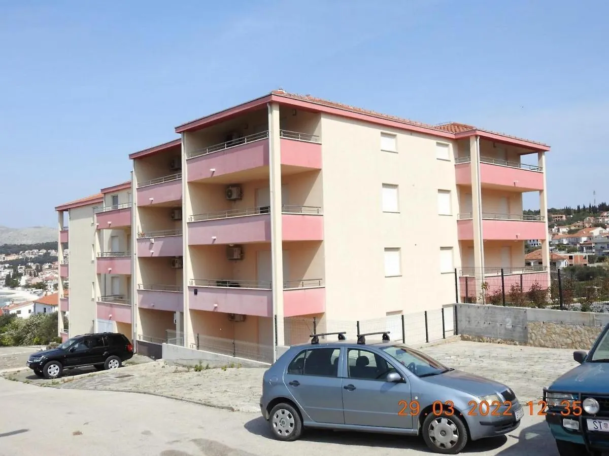 Apartman Ivan Trogir 0*,  Croatia